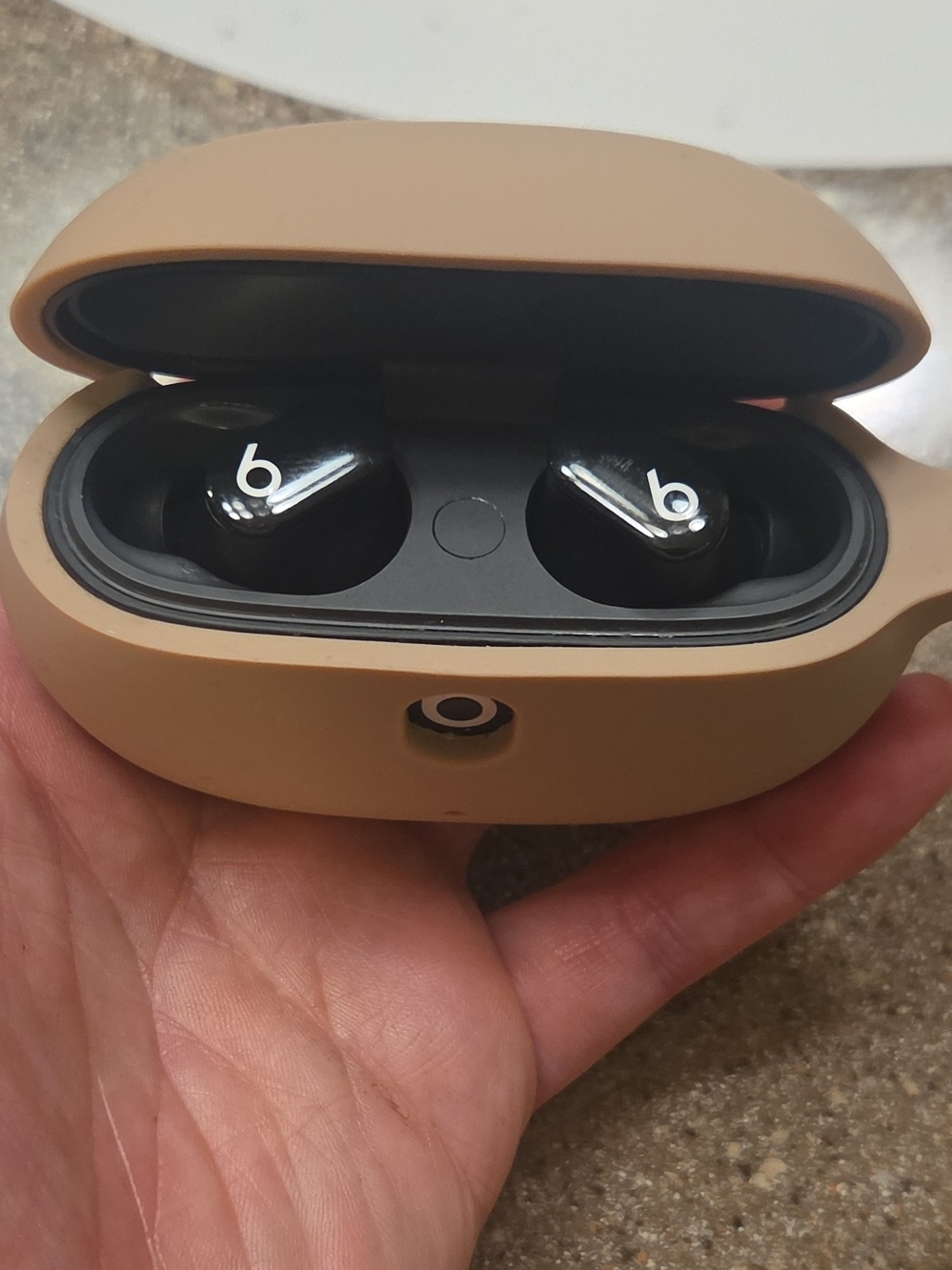Beats by Dre Black Earbuds with Tan Charging Case